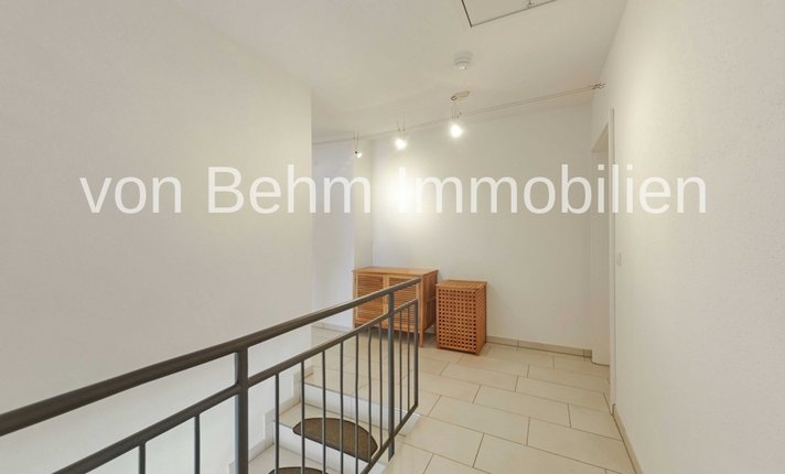 M003-2026_Flur_im_Obergeschoss