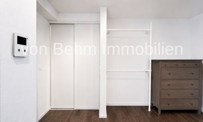 M017-2026_Flur_Einbauschrank_mit_Waschmaschinenanschluss