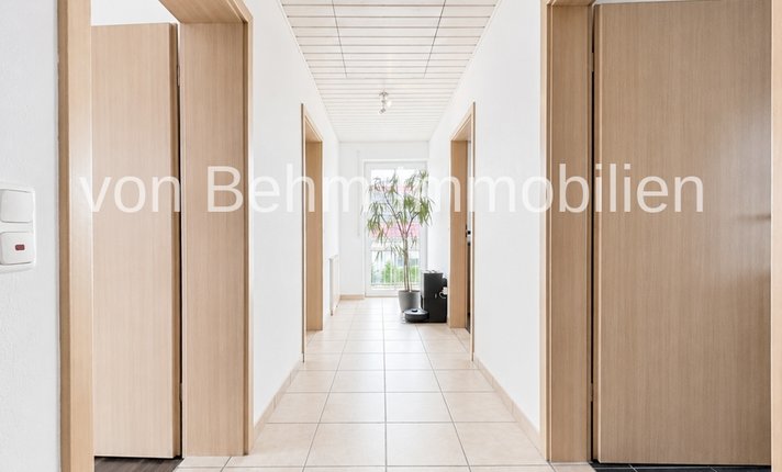M016-2026_Flur_im_Dachgeschoss