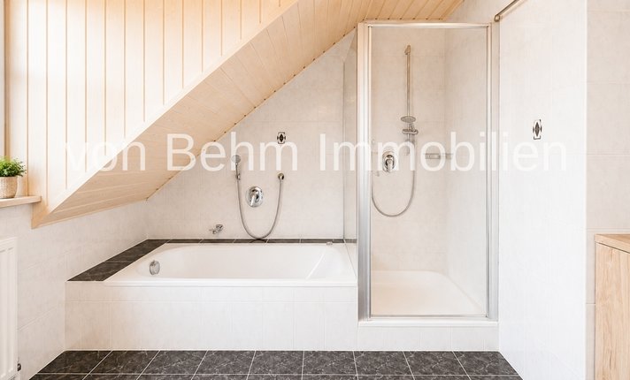 M016-2026_Badezimmer_Ansicht_2