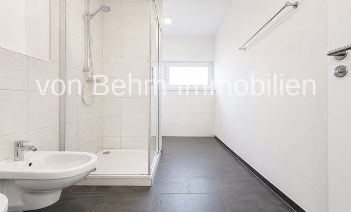 M018-2026_Badezimmer_Ansicht_1