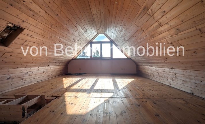 Zimmer im Spitzboden