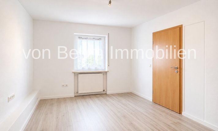 M016-2026_Büro-Arbeitszimmer