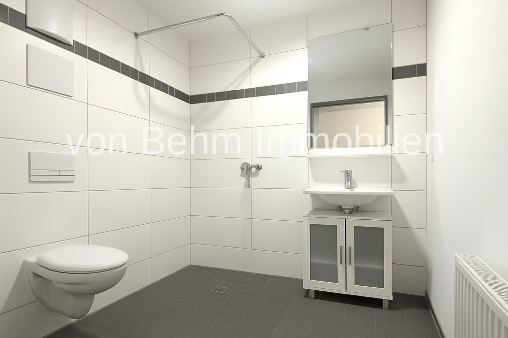 Badezimmer mit begehbarer Dusche