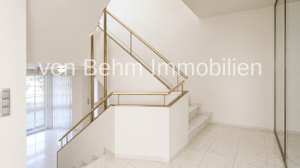 M013_2026_Flur-Treppen