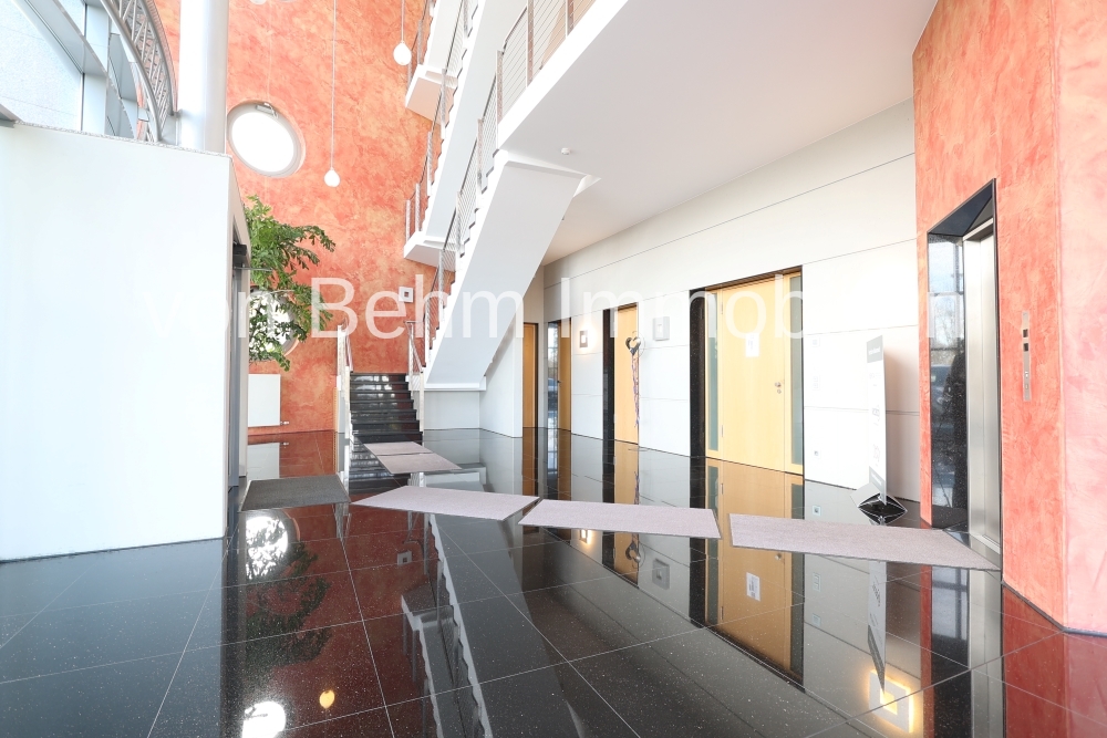 G012-2023_Lobby