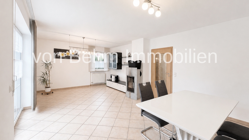 M016-2026_Wohn-_und_Essbereich