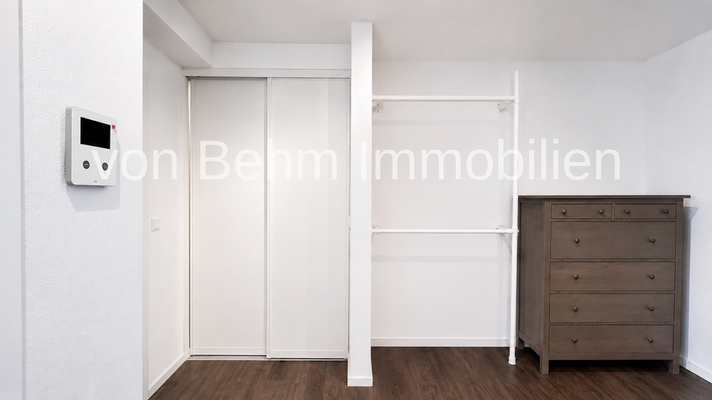 M017-2026_Flur_Einbauschrank_mit_Waschmaschinenanschluss